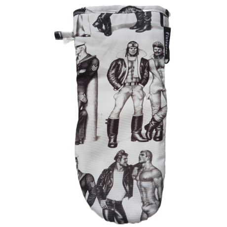 Tom of Finlandi pajakinnas, valgel põhjal